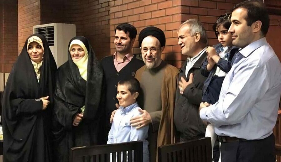 Pezeşkianın özü və ailəsi haqda YENİ BİLGİLƏR - Atası da, anası da türkdür