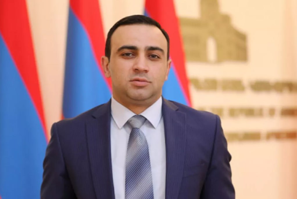 Paşinyanın Aparatı: “Kimi həbs edirlərsə, yazıçı olur, Köçəryan şahiddir”
