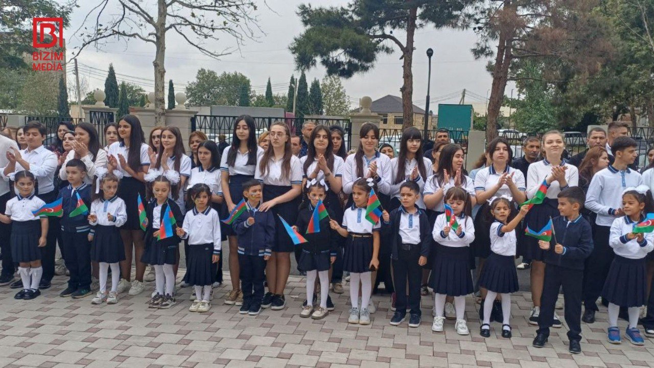 Gəncədə yeni istifadəyə verilən 24 saylı məktəbdə ilk zəng çalındı – FOTO