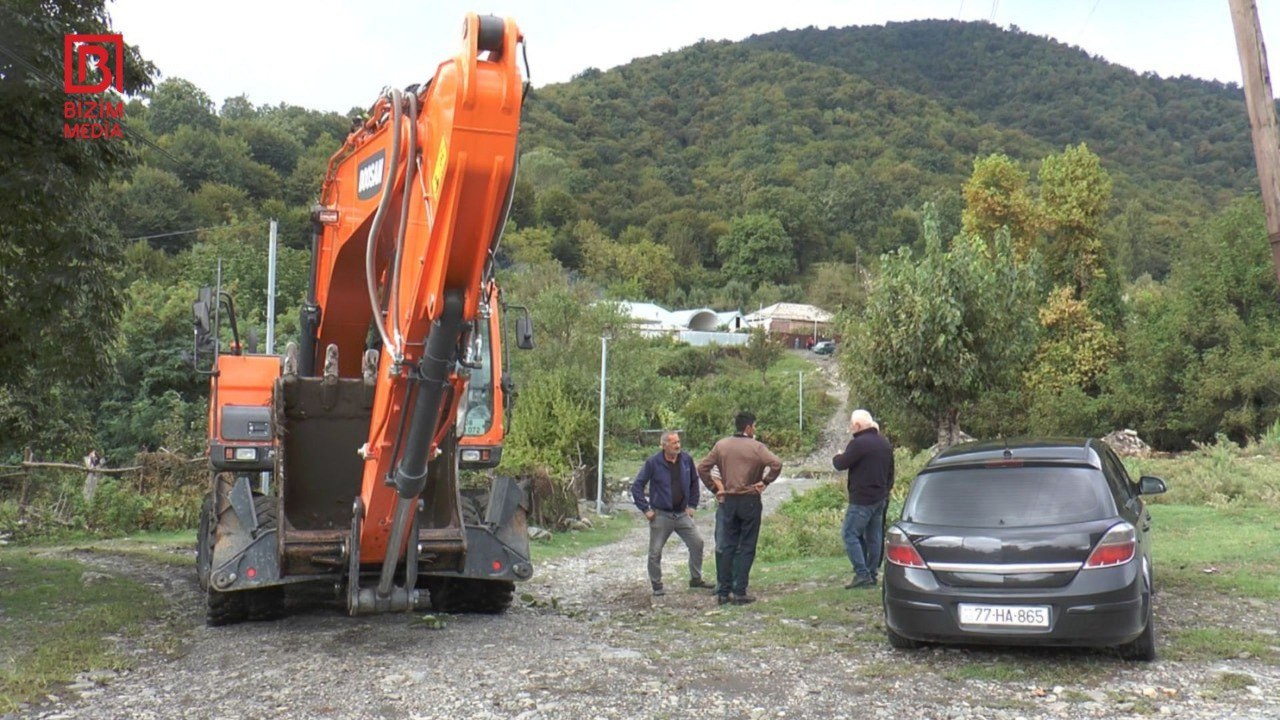 Balakəndə kəndin körpüsünü sel dağıtdı – FOTO