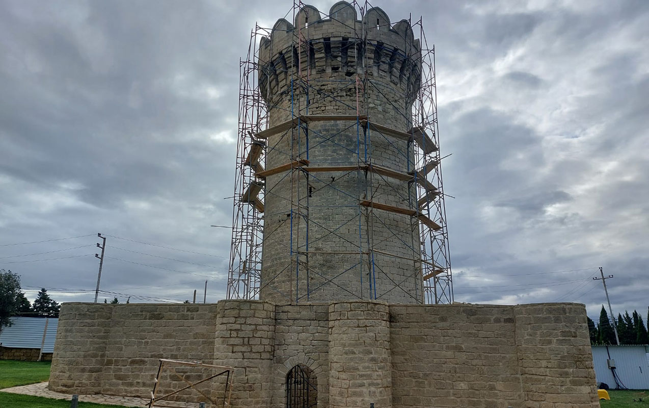 Kiçik Mərdəkan qəsrində bərpa işlərinə başlanıldı – FOTO