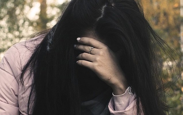 Göygöldə DAVA: Qayınata gəlinini balta ilə vurdu