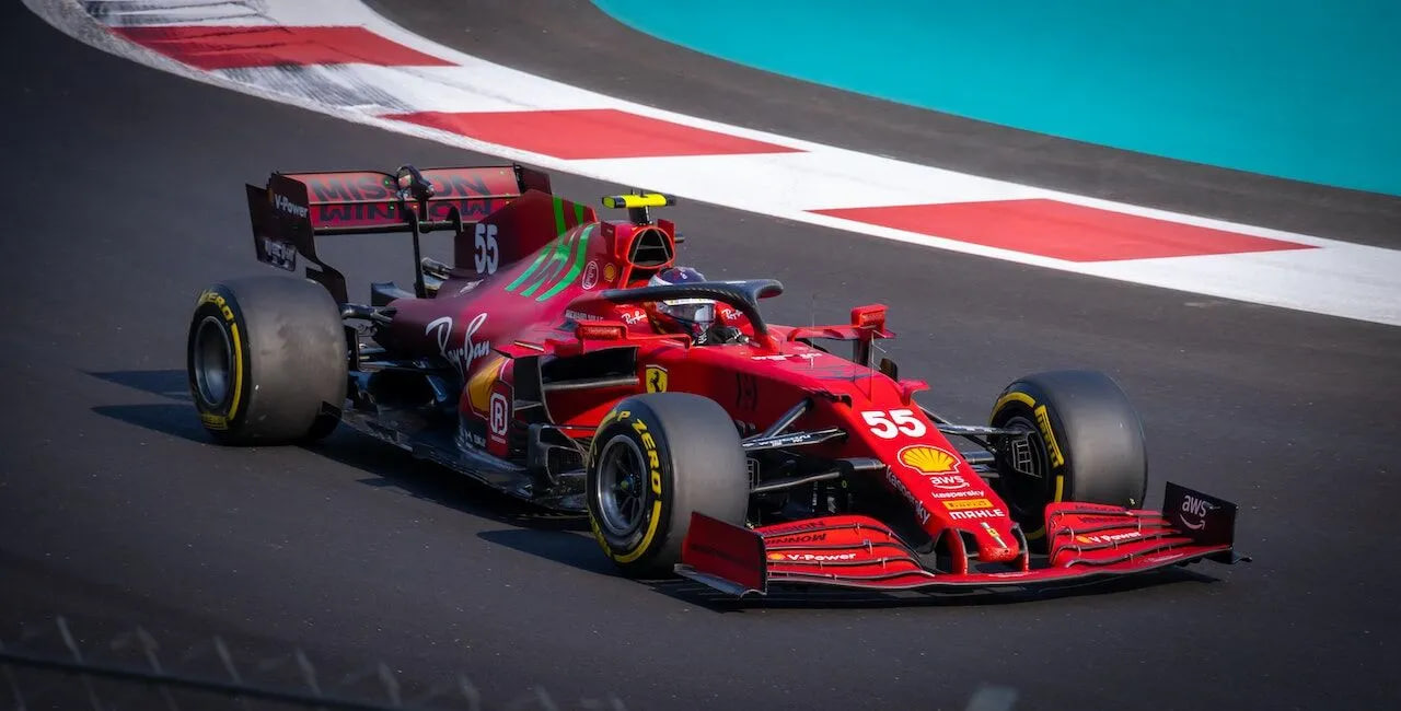 "Formula 1" zamanı azarkeş zonasına keçirilməsi qadağan olan əşyaların SİYAHISI