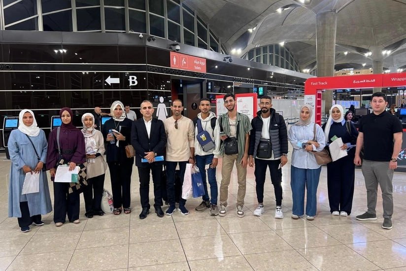 Azərbaycan 14 fələstinli tələbəni Qəzzadan təxliyə etdi – FOTO