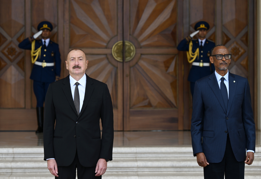 İlham Əliyev Ruanda Prezidentini belə qarşıladı -