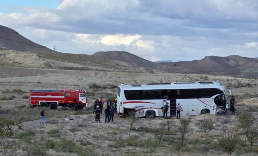 Naxçıvanda avtobus dərəyə aşdı, 15-dən çox sərnişin xəsarət aldı - FOTO