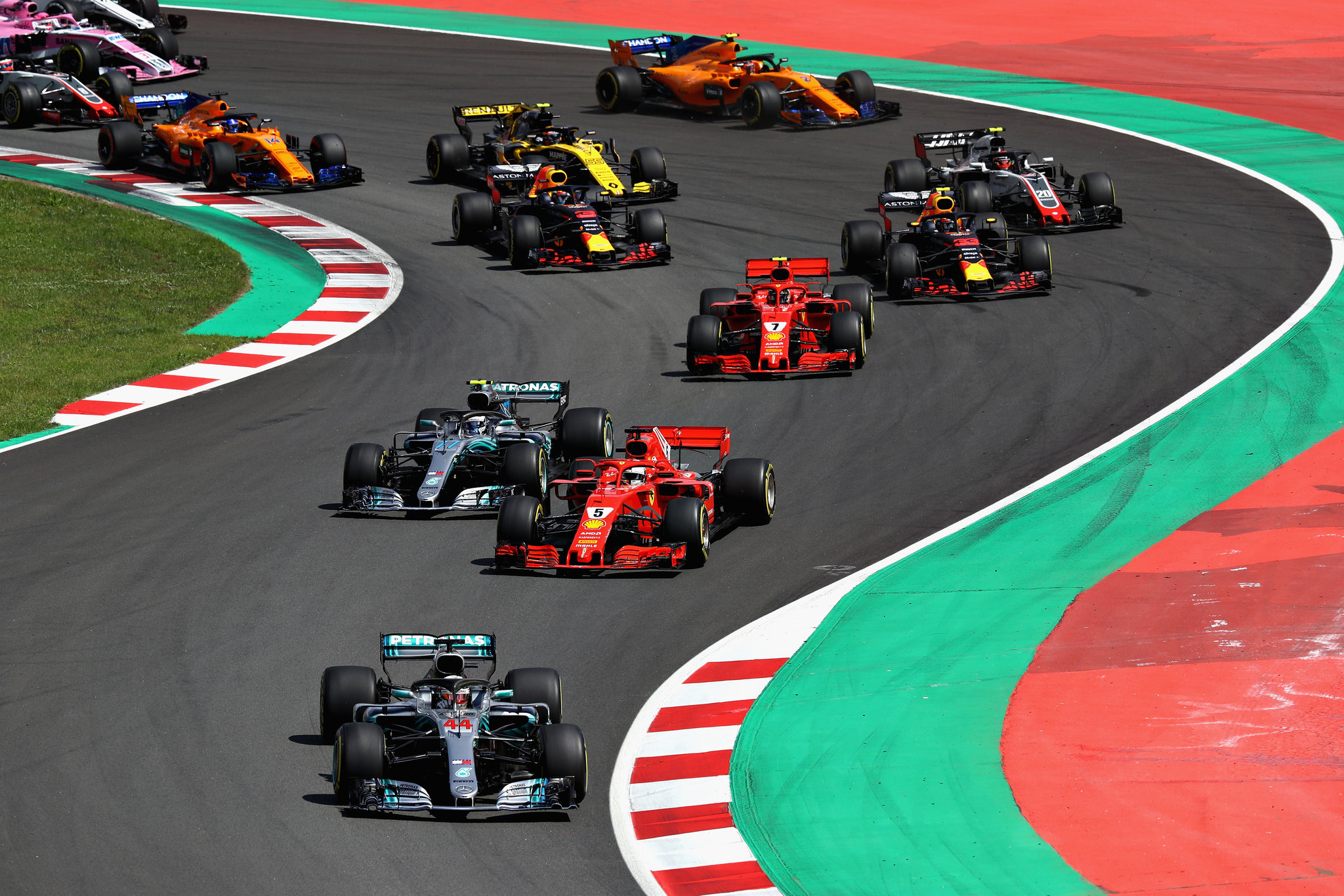 Bakıda keçirilən Formula 1 Azərbaycan Qran Prisindən həyacan dolu VİDEOLAR