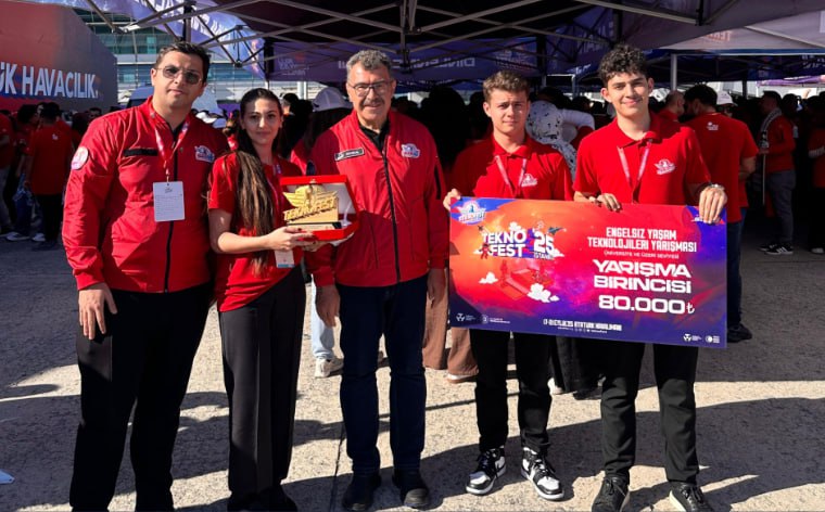 BDU-nun komandası Türkiyədə "TEKNOFEST-2025"in qalibi oldu - FOTO