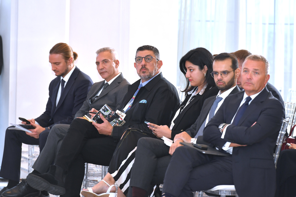 Birinci Azərbaycan Beynəlxalq İnvestisiya Forumunda “Sea Breeze and Real Estate” panel sessiyası keçirildi - FOTO