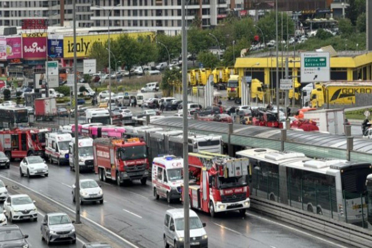 İstanbulda metrobus QƏZASI – VİDEO