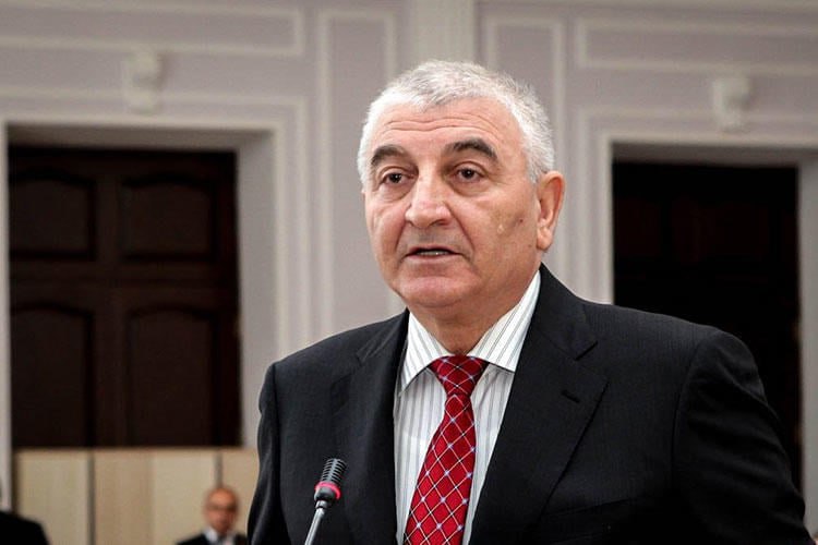 Məzahir Pənahovu o əvəz edəcək