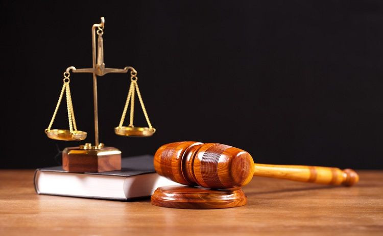 Arvadının qolunu sındırdı – MƏHKƏMƏLİK OLDU