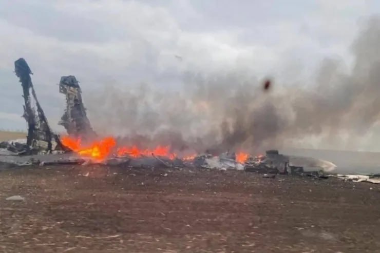 Krımda Rusiyanın iki An-26 sərnişin təyyarəsi yandırıldı - VİDEO