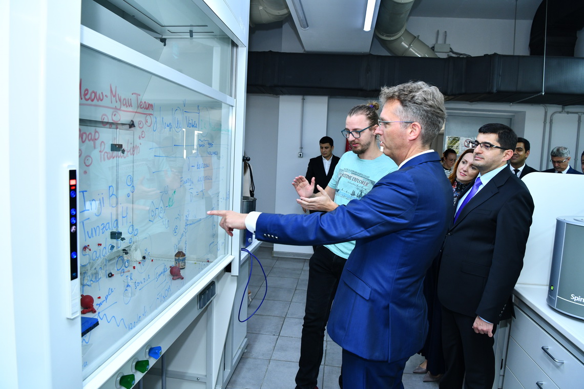 Macarıstanın mədəniyyət və innovasiya naziri ADNSU-da – FOTO