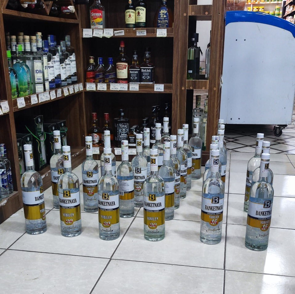 Marketdə saxta alkoqollu içkilər AŞKARLANDI - FOTO