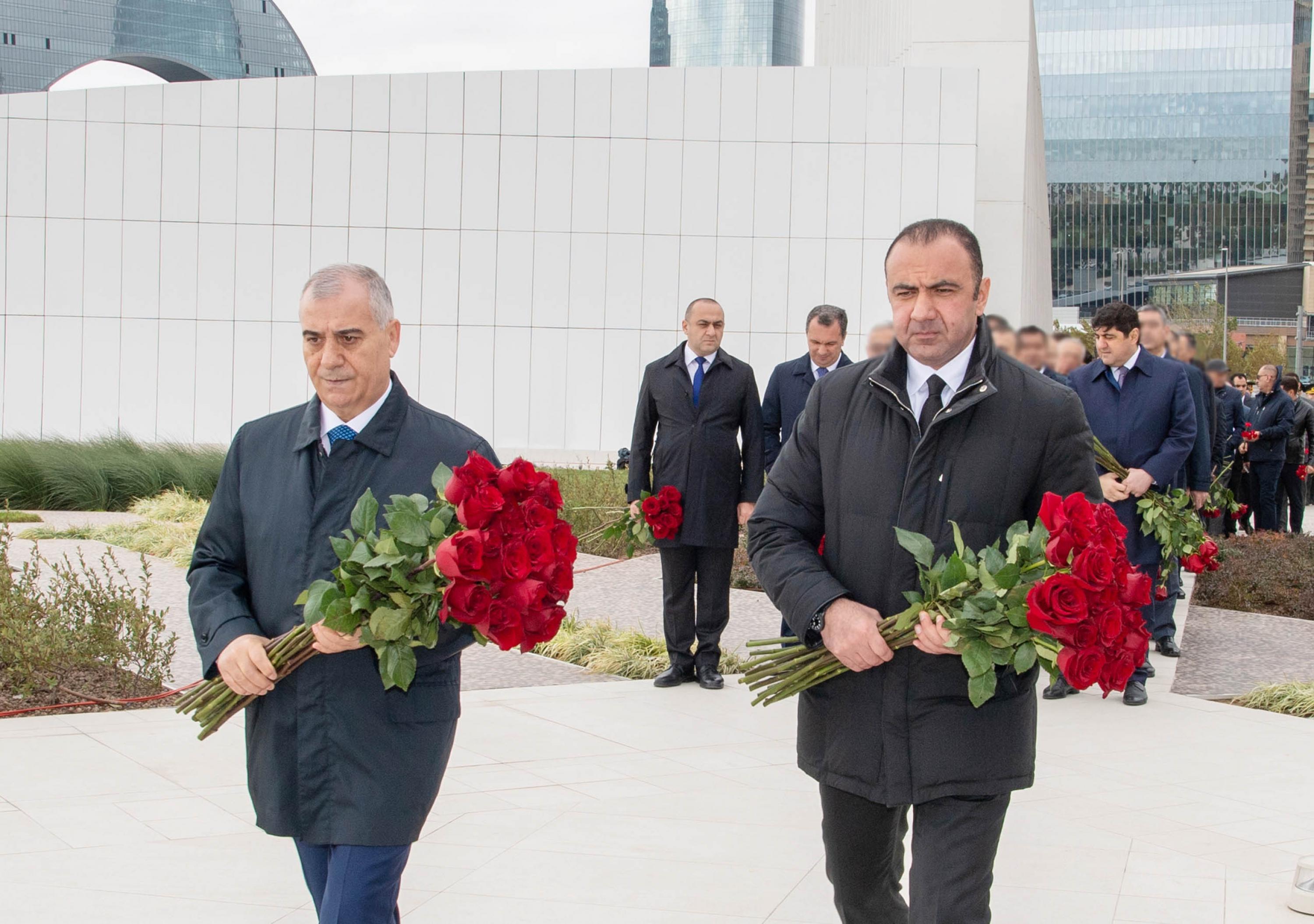 Xüsusi xidmət orqanlarının rəhbərləri Zəfər parkını ziyarət etdi – FOTO Xüsusi xidmət orqanlarının rəhbərləri Zəfər parkını ziyarət etdi – FOTO