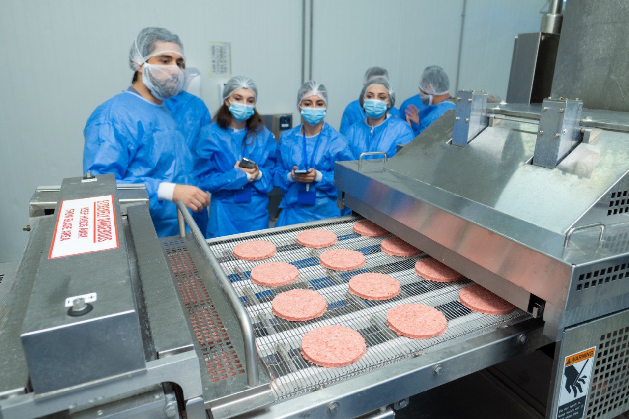 McDonald’s məhsullarının istehsal prosesi ilə tanışlıq – Azprotein Food’s Group - da mediatur – FOTO