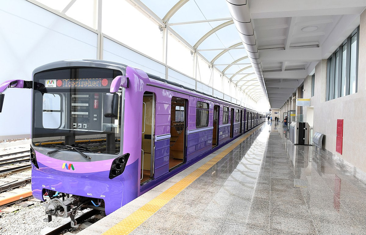 Bakı metrosunda sıradan çıxmış qapılar dəyişdiriləcək - 297 min manata...
