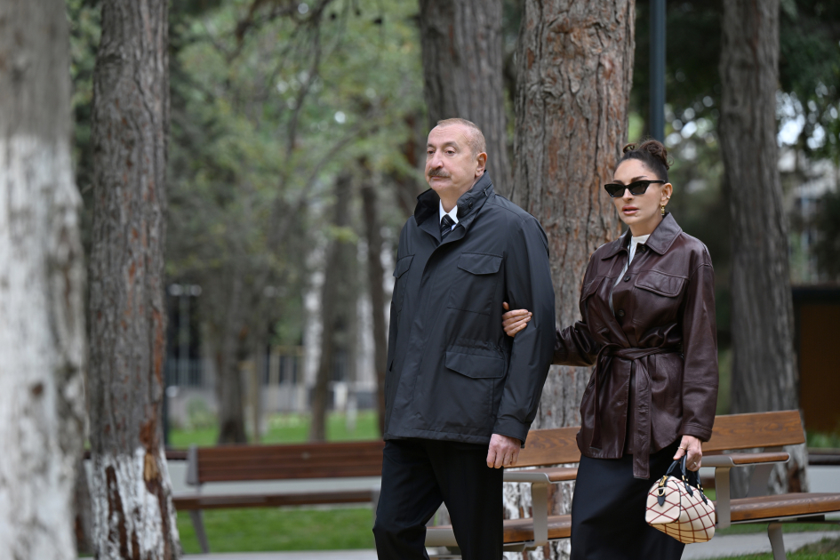 Prezident və birinci xanım Bakıda salınan yeni parkın açılışında – FOTO