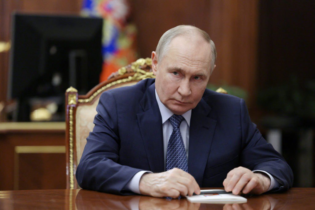 Putin Ukraynanı AES-lərinə zərbə endirməklə HƏDƏLƏDİ - VİDEO