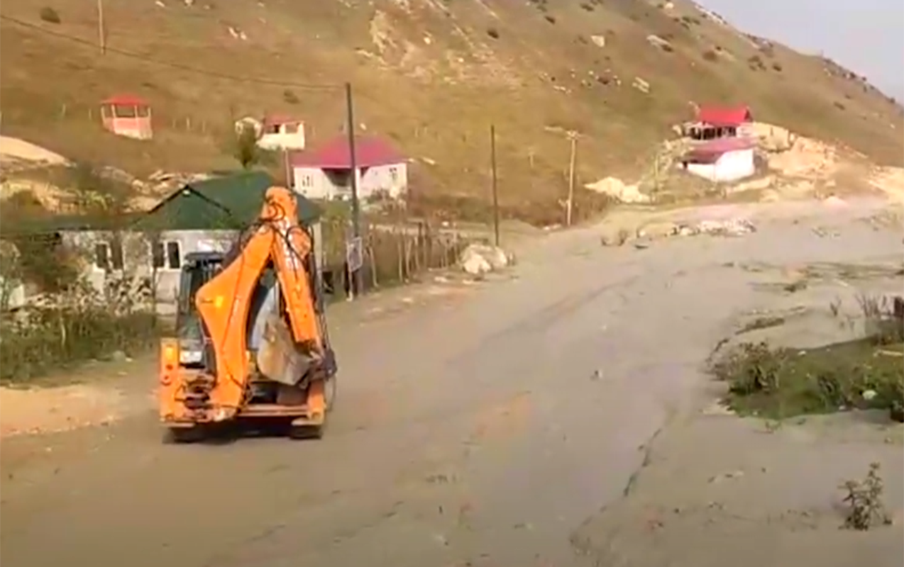 Lazanın yolu lil və palçıqdan təmizlənir – VİDEO