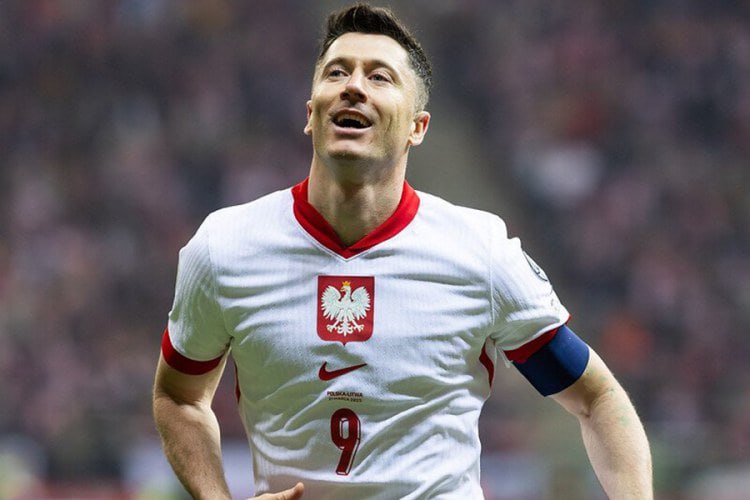 İtaliya klubu Levandovskini transfer etmək İSTƏYİR