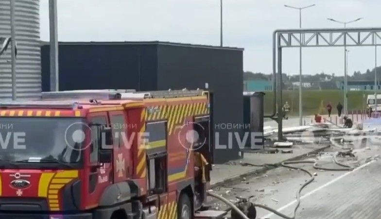 Lvovda yanan logistika mərkəzinin GÖRÜNTÜLƏRİ yayıldı