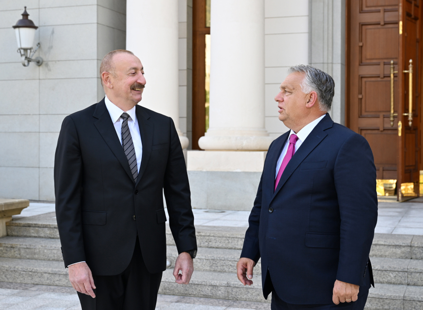 Prezident Orbanla görüşdü – FOTO/VİDEO