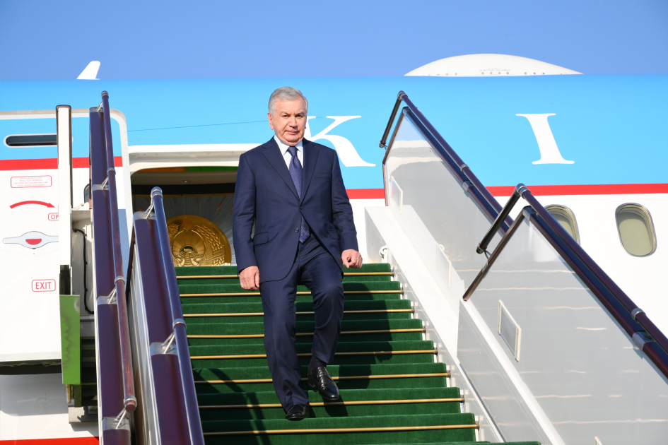 Özbəkistan Prezidenti Azərbaycana səfərə gəldi - FOTO