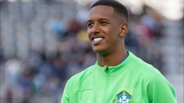 “Beşiktaş” braziliyalı futbolçu ilə MARAQLANIR