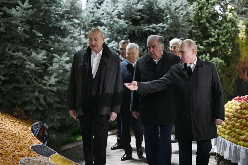Prezident Düşənbədə qeyri-rəsmi şam yeməyində iştirak edir - YENİLƏNİB/FOTO/VİDEO Prezident Düşənbədə qeyri-rəsmi şam yeməyində iştirak edir - YENİLƏNİB/FOTO/VİDEO