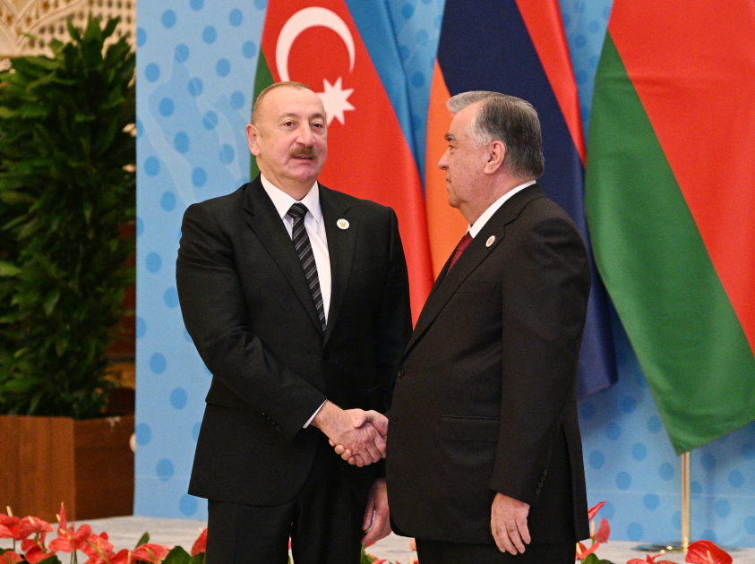 İlham Əliyev Düşənbədəki "Millət" sarayında belə qarşılandı - FOTO/VİDEO İlham Əliyev Düşənbədəki "Millət" sarayında belə qarşılandı - FOTO/VİDEO