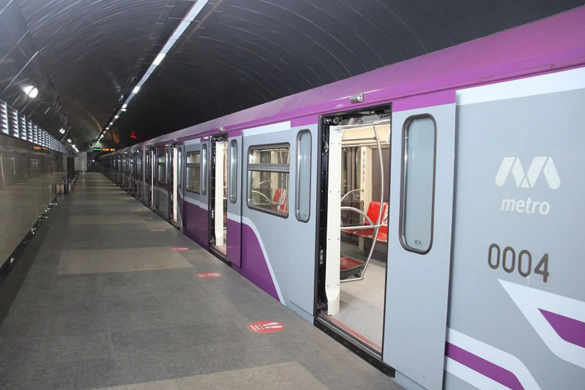 Metronun daha iki stansiyası arasında interval AZALDILACAQ Metronun daha iki stansiyası arasında interval AZALDILACAQ
