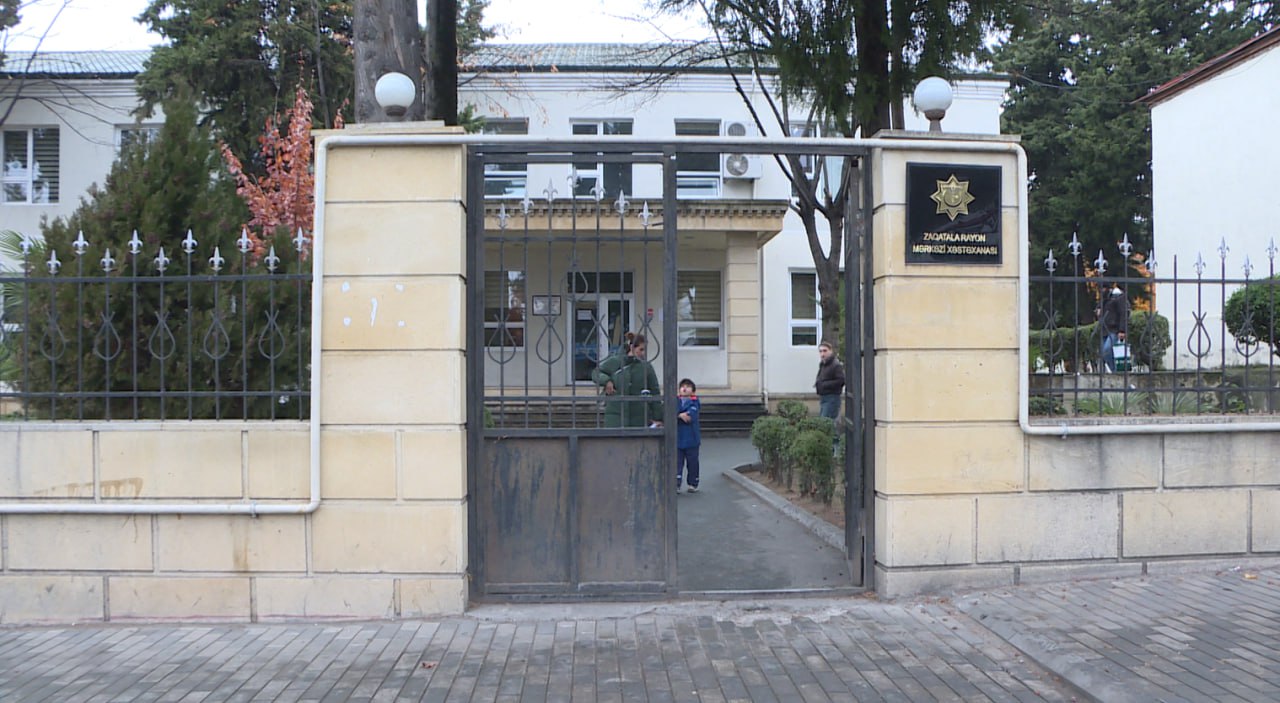 Zaqatalada toydan qayıdanlar qəzaya düşdü - FOTO