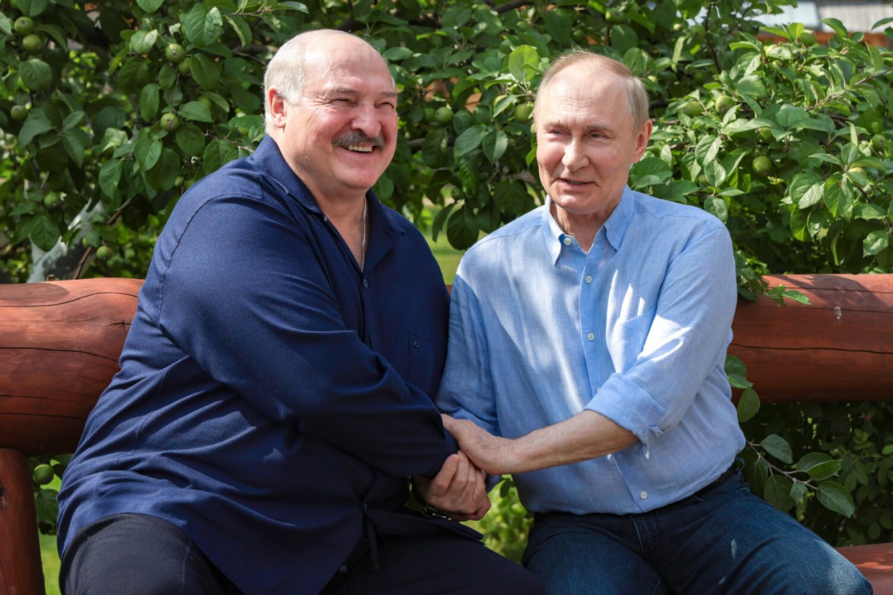 Lukaşenko Putinin ad günü üçün hansı hədiyyəni hazırlayıb?
