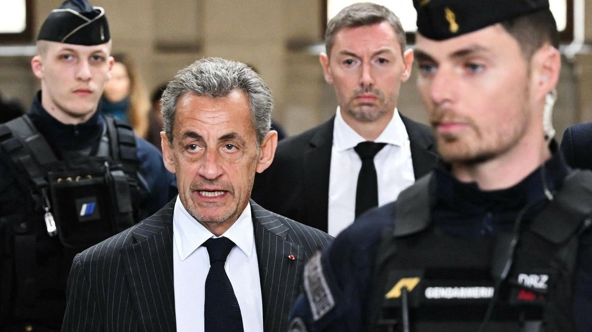 Sarkozi bu tarixdən təkadamlıq kamerada saxlanılacaq Sarkozi bu tarixdən təkadamlıq kamerada saxlanılacaq