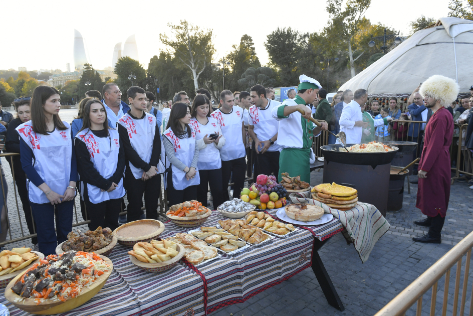 Bakı bulvarında Türkmənistan Milli Pavilyonunun açılışı oldu - FOTO