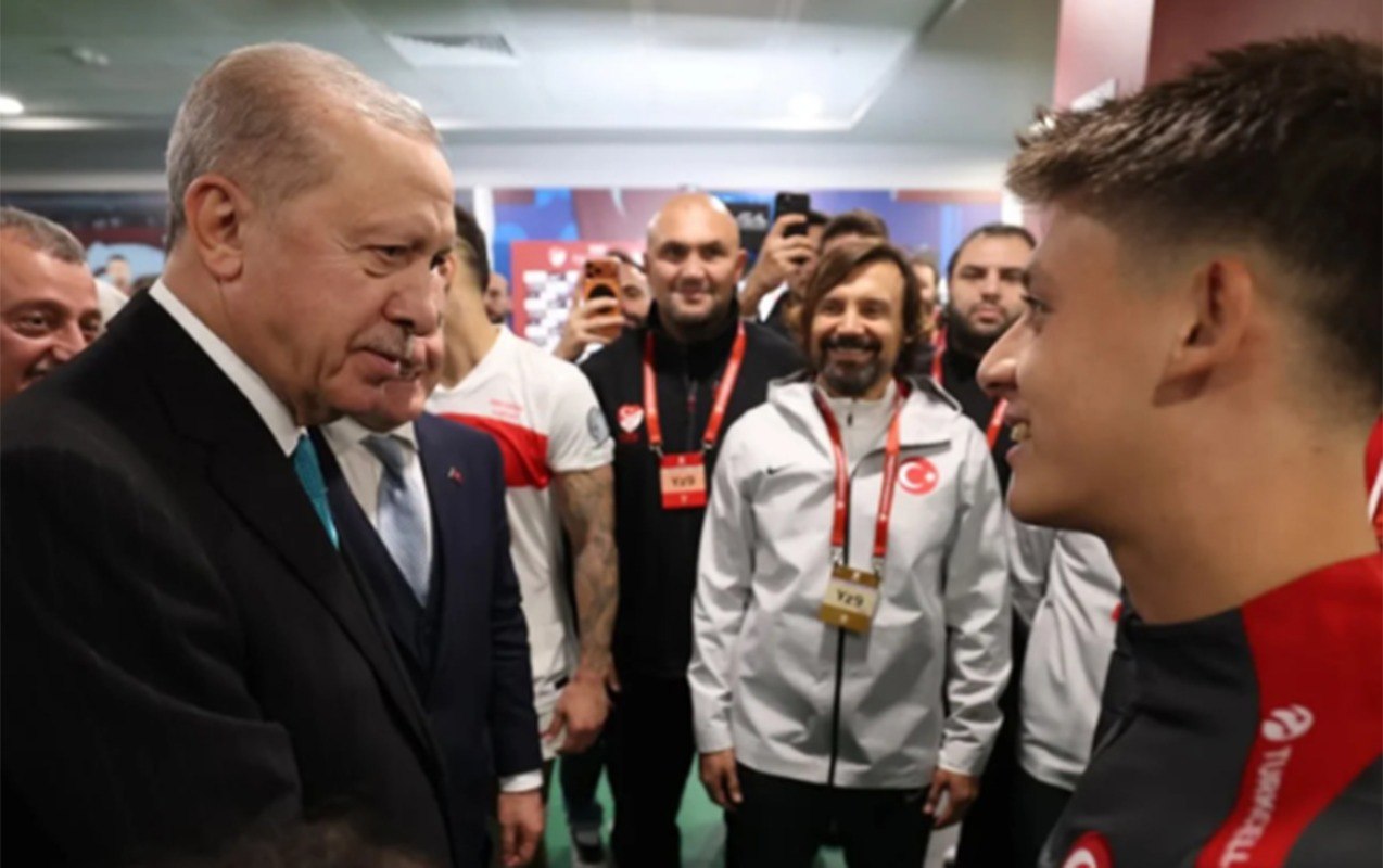 Ərdoğan Türkiyə millisinin futbolçularını belə təbrik etdi - VİDEO