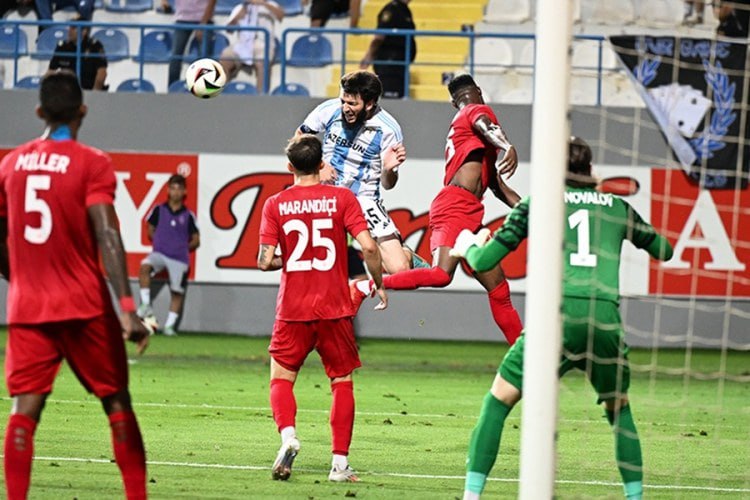 “Qarabağ” “Turan Tovuz”a qalib gəldi – VİDEO “Qarabağ” “Turan Tovuz”a qalib gəldi – VİDEO