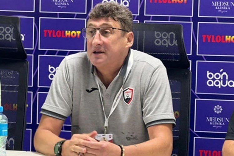 Kaxaber Tsxadadze: “Belə meydanlarda müasir futbol oynamaq çətindir” Kaxaber Tsxadadze: “Belə meydanlarda müasir futbol oynamaq çətindir”