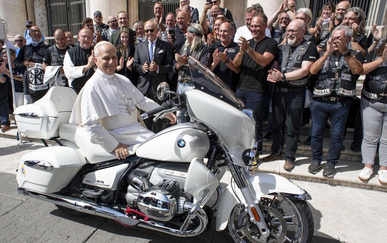 Roma Papasının motosikleti hərracda satıldı - FOTO Roma Papasının motosikleti hərracda satıldı - FOTO