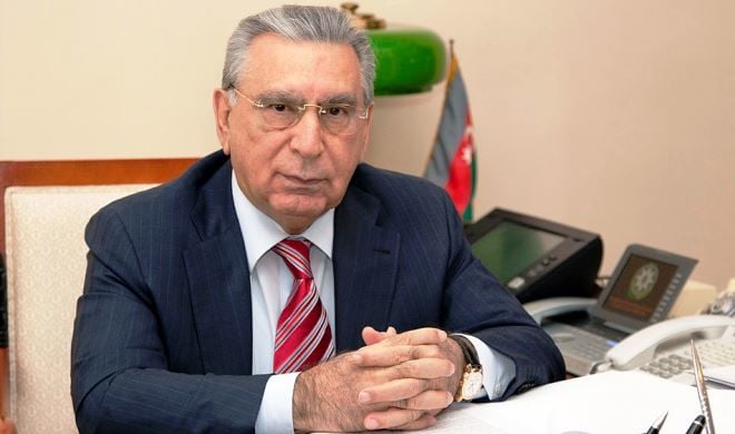 Mehdiyevin yanında o qalır, bazarlığı da mən edirəm... Mehdiyevin yanında o qalır, bazarlığı da mən edirəm...