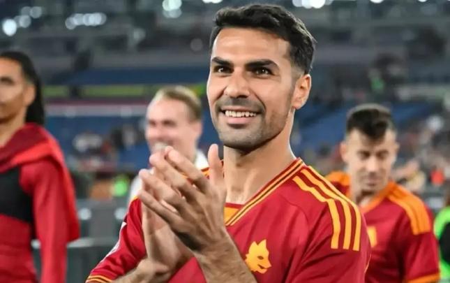 “Roma” Türkiyə millisinin üzvünü komandada SAXLAYACAQ