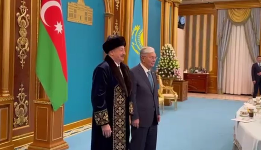 Tokayevdən İlham Əliyevə hədiyyə - VİDEO Tokayevdən İlham Əliyevə hədiyyə - VİDEO