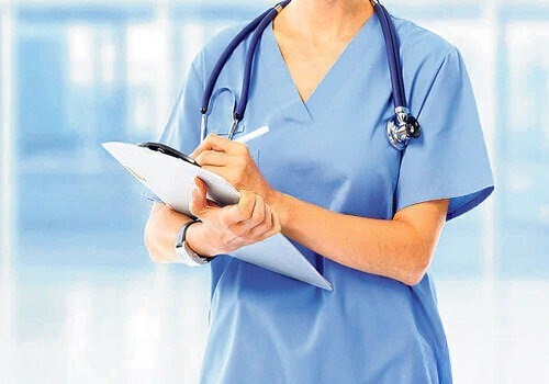 Bakıda tibb bacısı sistem qoşduğu qadının evini qarət ETDİ