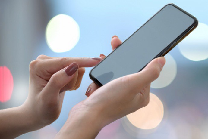 Azərbaycana gətirilən mobil telefonlara 100 manat aksiz vergisi tətbiq EDİLƏCƏK Azərbaycana gətirilən mobil telefonlara 100 manat aksiz vergisi tətbiq EDİLƏCƏK
