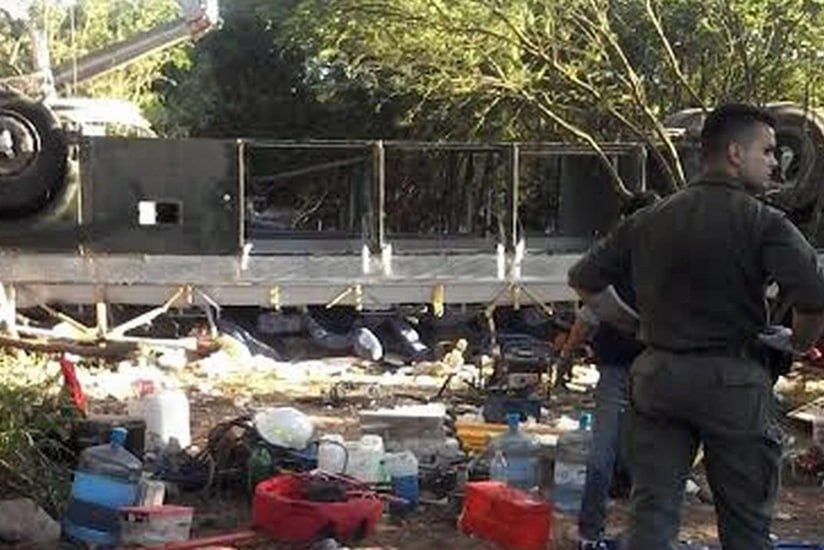 Bu ölkədə avtobus körpüdən aşdı - 9 ölü, 29 yaralı var Bu ölkədə avtobus körpüdən aşdı - 9 ölü, 29 yaralı var