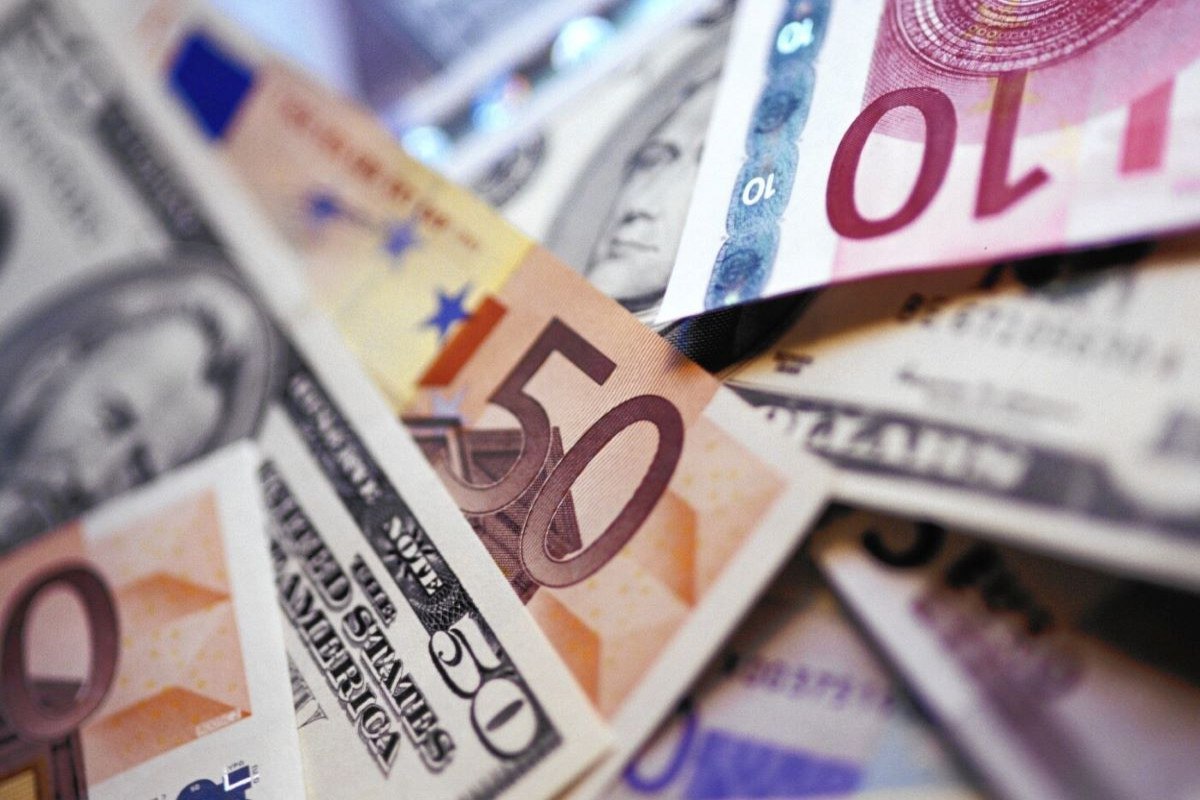 Avro və rubl bahalaşdı - Dollar isə... Avro və rubl bahalaşdı - Dollar isə...