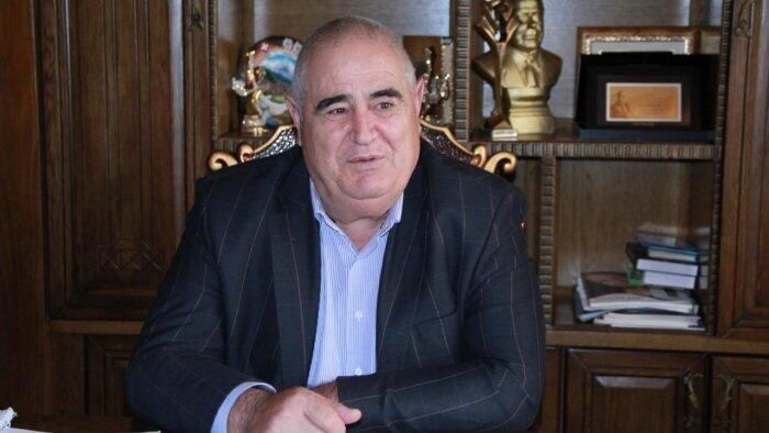 “Elman Nəsirovun qızına ev verirəm, 5 il sonra qaytarar” - Şərurlu İsfəndiyar - VİDEO “Elman Nəsirovun qızına ev verirəm, 5 il sonra qaytarar” - Şərurlu İsfəndiyar - VİDEO