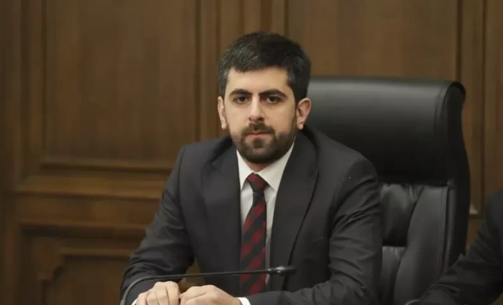 Paşinyanın partiyasından Rusiyaya sərt TƏPKİ: “Bizə diktə edə bilməzlər” Paşinyanın partiyasından Rusiyaya sərt TƏPKİ: “Bizə diktə edə bilməzlər”